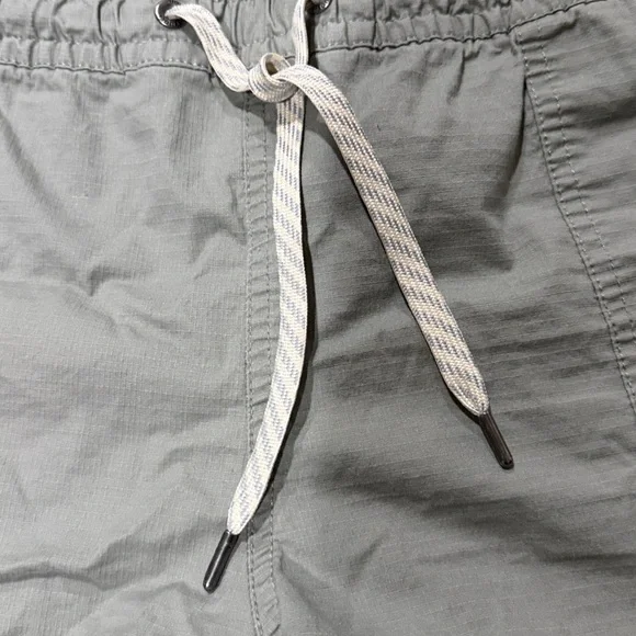 Vuori shorts size L EUC - Picture 3 of 6